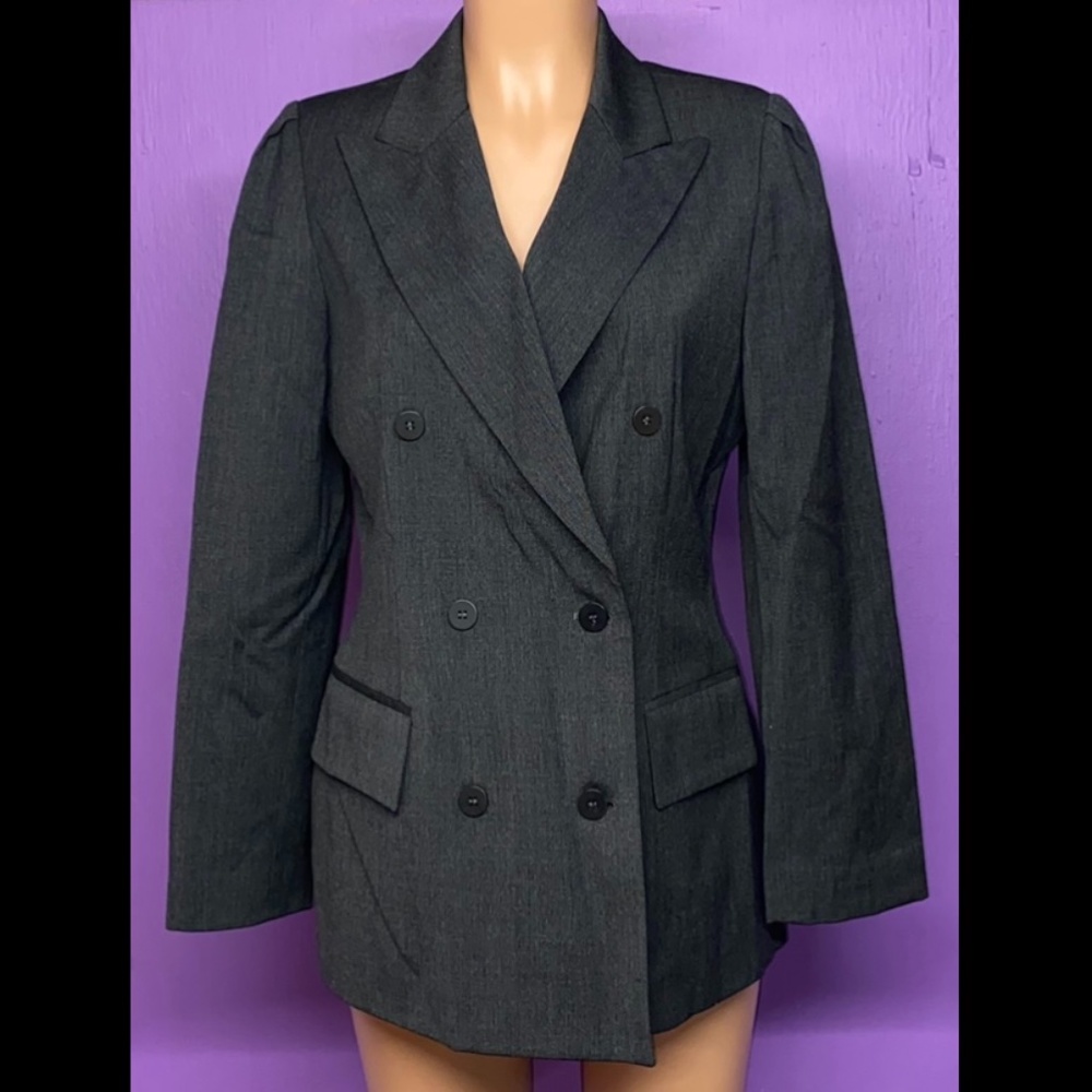 Harve Benard Women's Blazer size 4 (runs big)